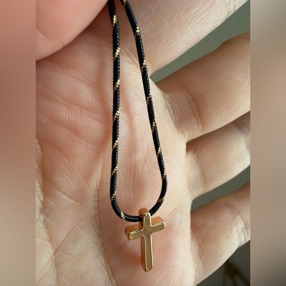 ⚜️ Trendy Gold Cross Pendant and Black Chain Necklace - Picture 7 of 7
